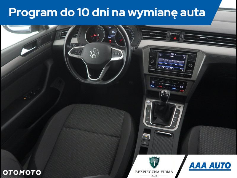 Volkswagen Passat - 8