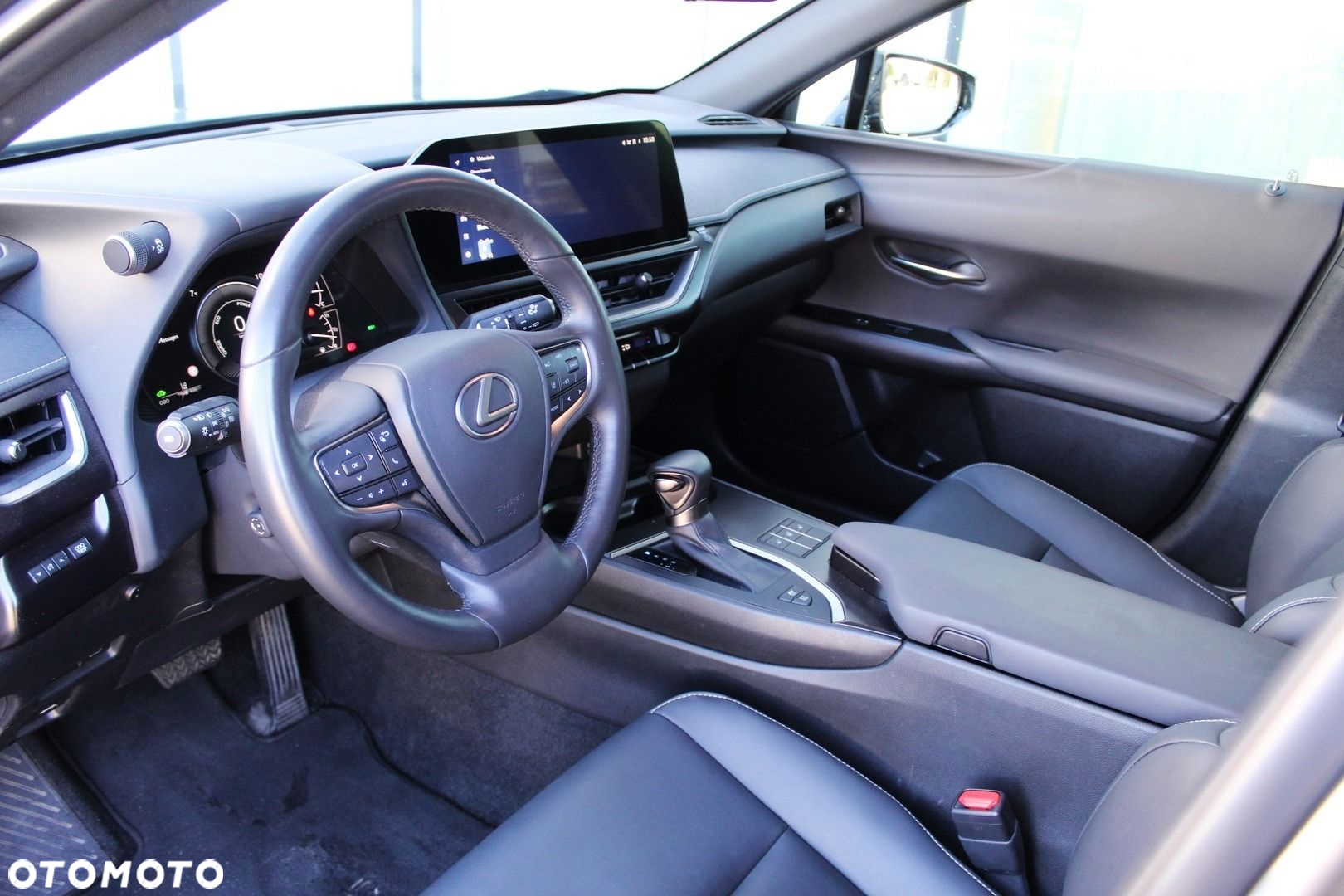 Lexus UX - 9