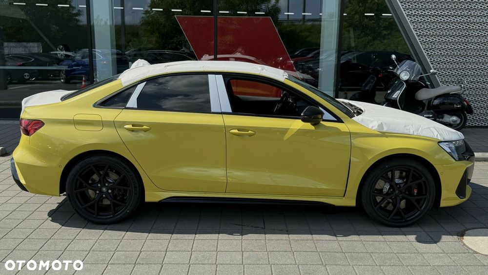 Audi RS3 Limousine - 14