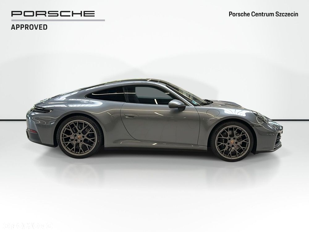 Porsche 911 Carrera - 7