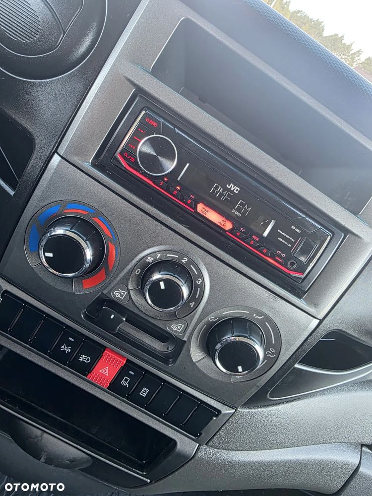 Iveco 35C17 3,0 HPI 170 KONNA DOKA BRYGADÓWKA 7 OSOBOWA 3,2M SKRZYNIA 130T/KM PRZEBIEGU GWARANCJA BLIŻNIAKI DO 3,5T WEBASTO - 30