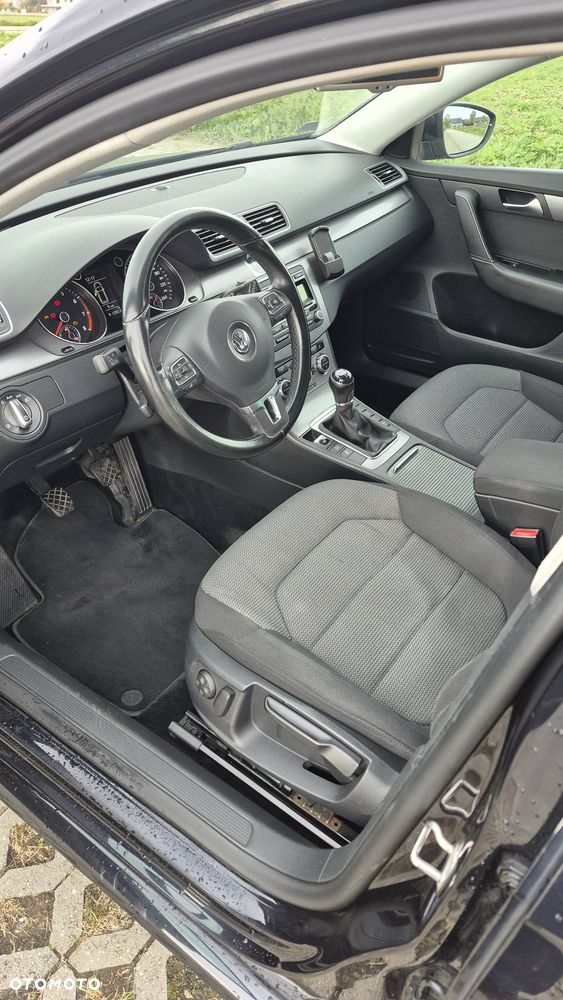 Volkswagen Passat - 5