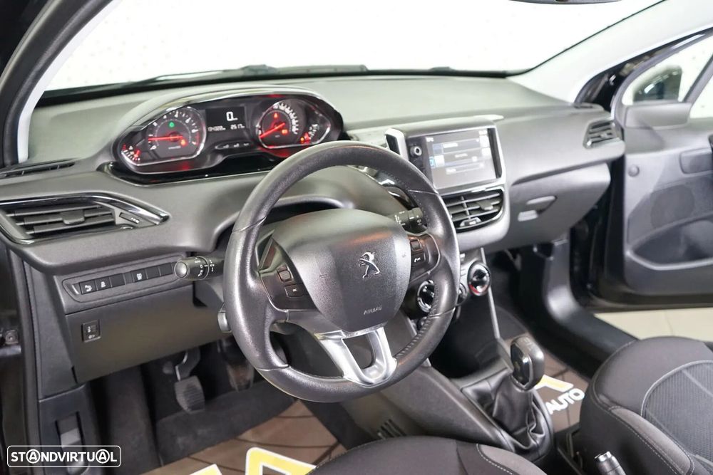 Peugeot 208 1.2 PureTech Style - 14