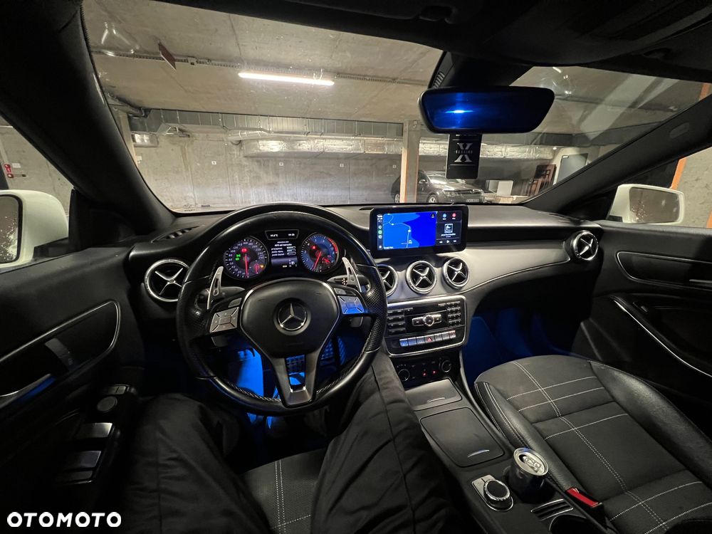 Mercedes-Benz CLA 200 7G-DCT AMG Line - 20