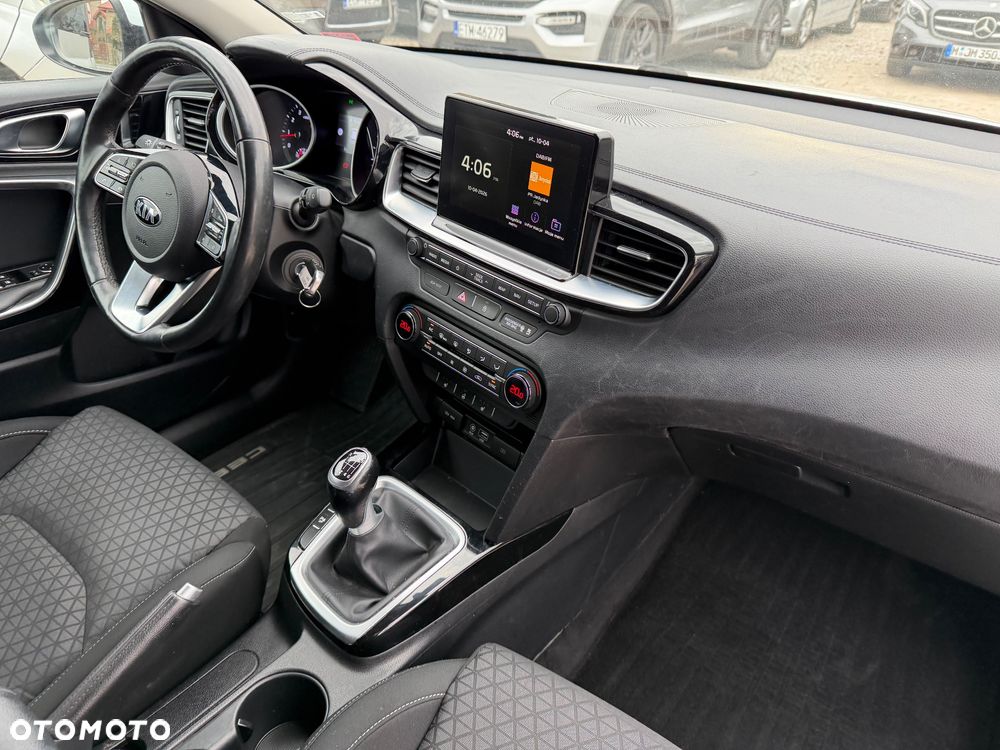 Kia Ceed 1.4 T-GDI OPF Vision - 37