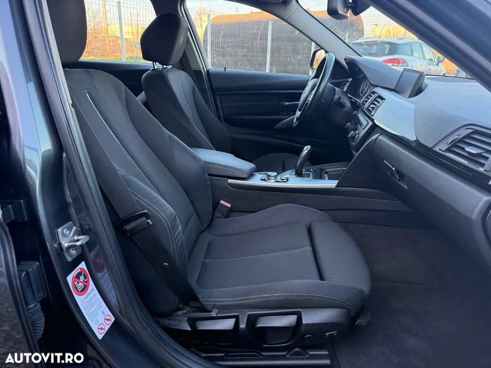 BMW Seria 3 320d Touring Aut. Blue Performance Sport Line - 12