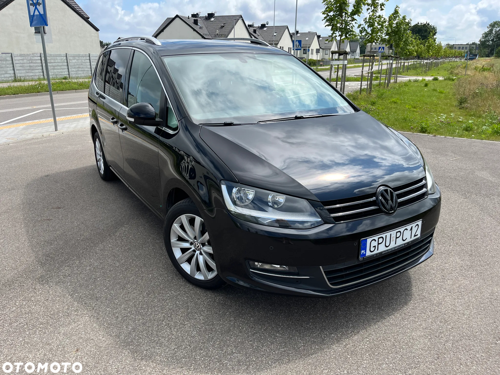 Volkswagen Sharan 2.0 TDI DSG Blue Motion Comfortline - 2