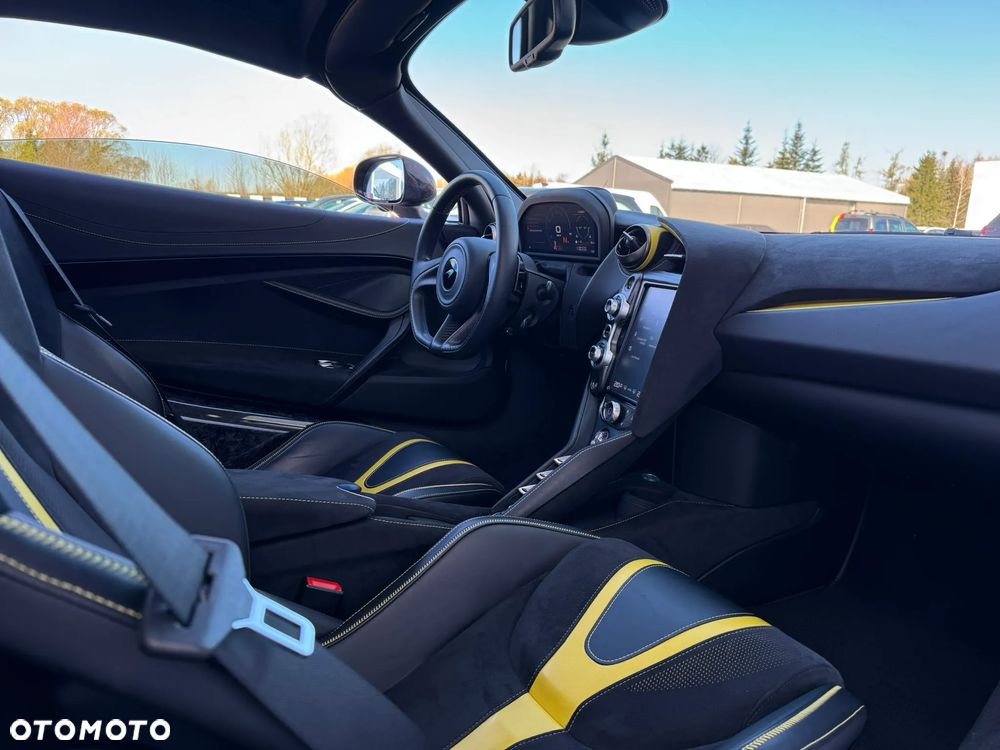 McLaren 720S Coupe - 16