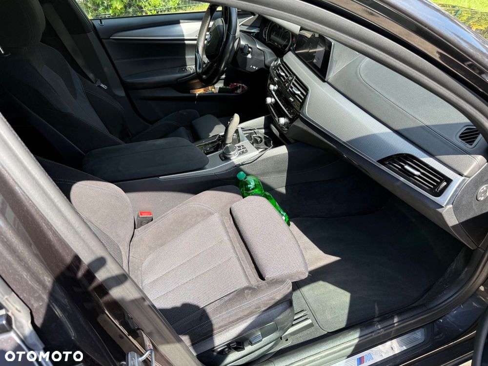 BMW Seria 5 520d M Sport Edition - 8