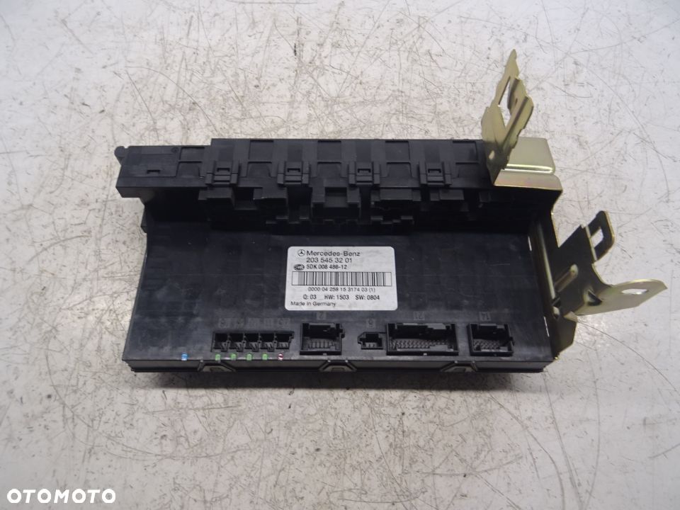MERCEDES W203 00-04 SKRZYNKA BEZPIECZNIKÓW 2035453201 - 2