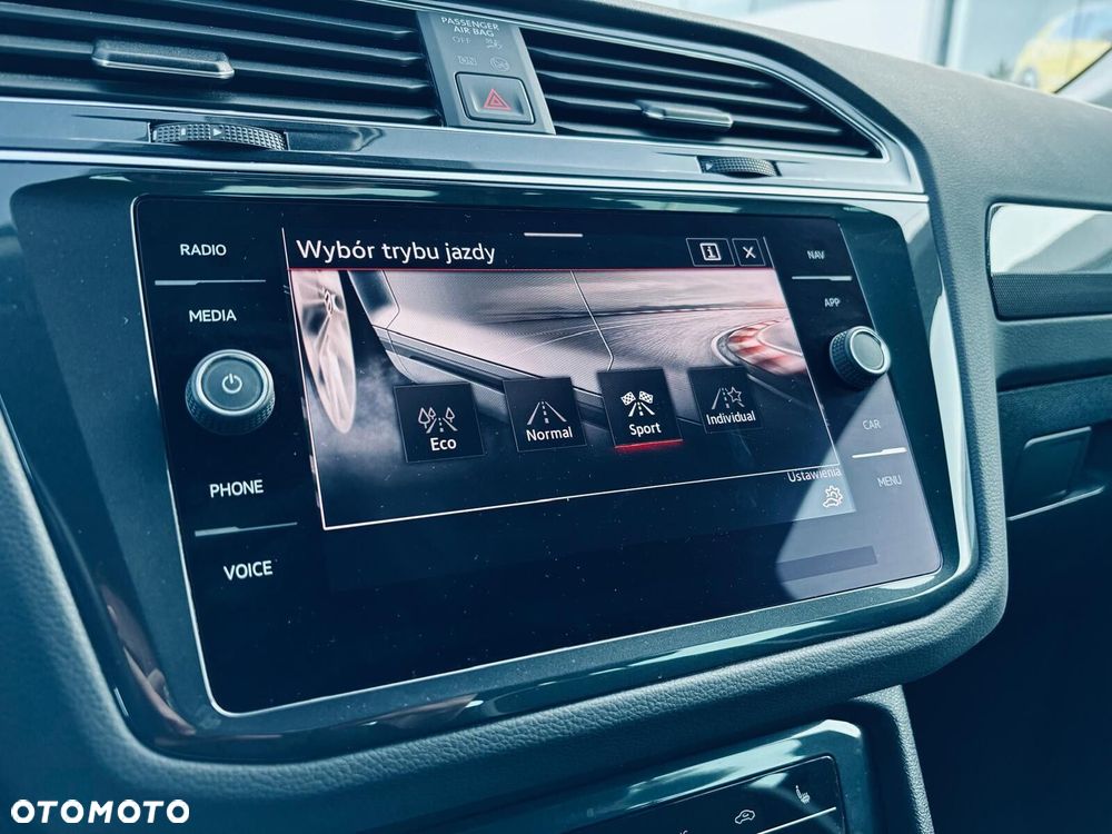 Volkswagen Tiguan 2.0 TSI 4Mot Urban Sport DSG - 30