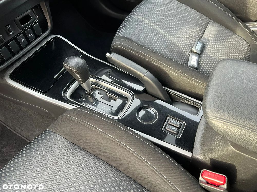 Mitsubishi Outlander 2.0 2WD CVT Diamant Edition+ - 12