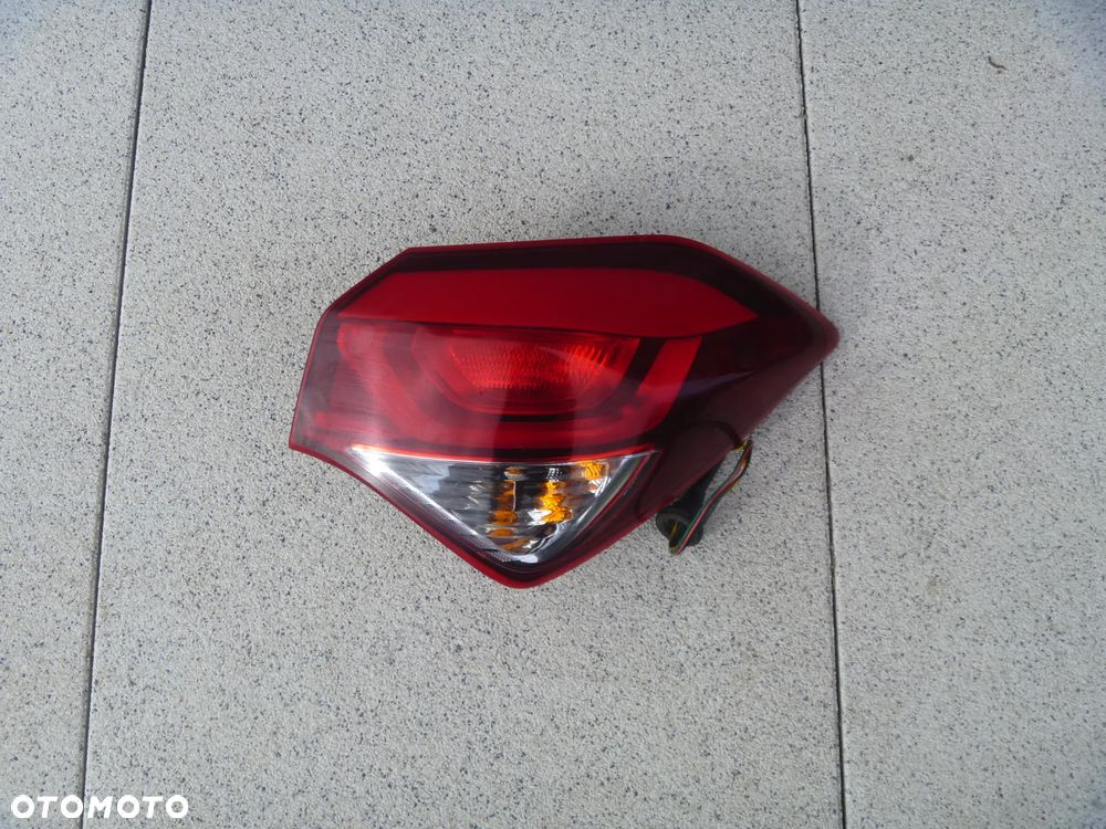 HYUNDAI i20 II 2014-2020 HB LAMPA TYLNA PRAWA ORYGINAŁ 92402C8000 - 1