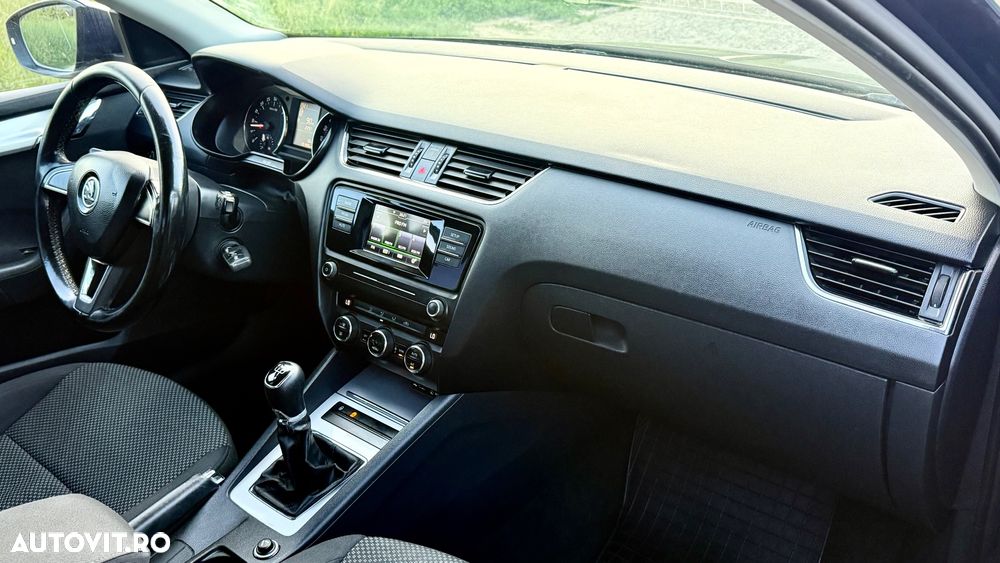 Skoda Octavia 1.6 TDI Active - 8