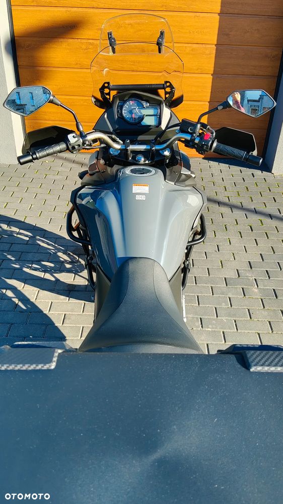 Suzuki V-STROM - 8