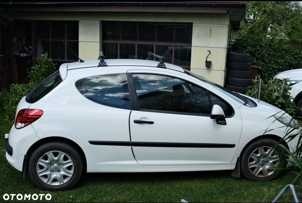 Peugeot 207 2011 photo 5