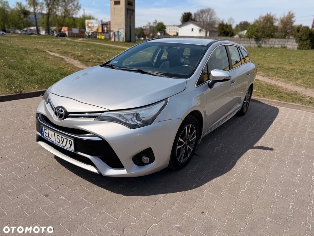 Toyota Avensis 1.8 Premium - 4