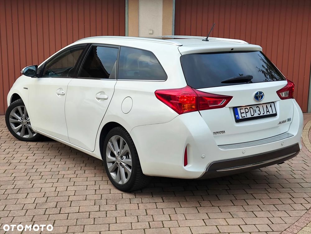 Toyota Auris 2013 photo 5