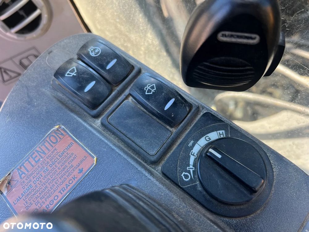 Volvo ECR235 - 13