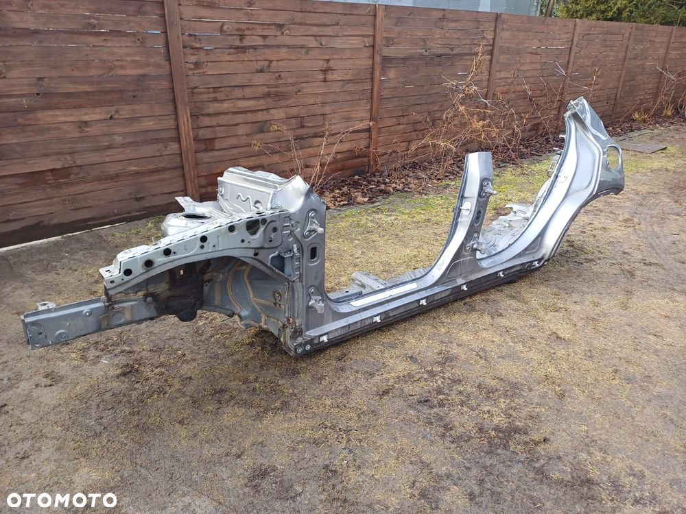 MERCEDES gla 156 slupek prog prawy lewy kolor 787 - 3