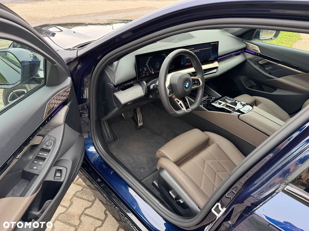 BMW Seria 5 520d - 23