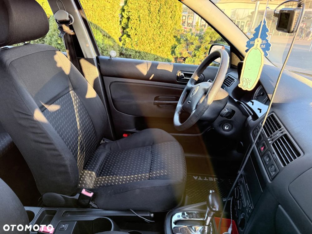 Volkswagen Jetta - 22