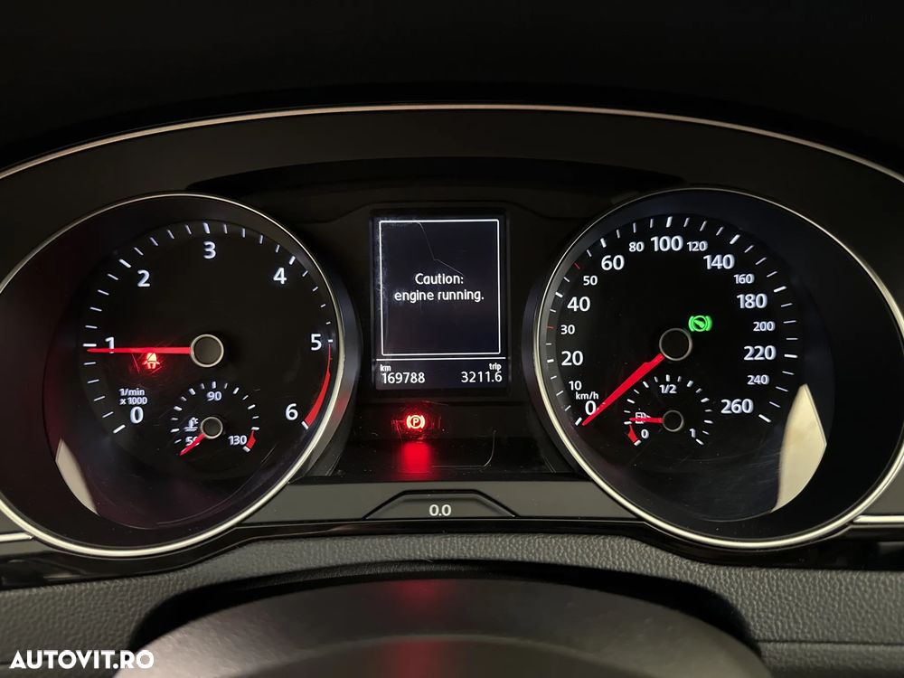 Volkswagen Passat - 11
