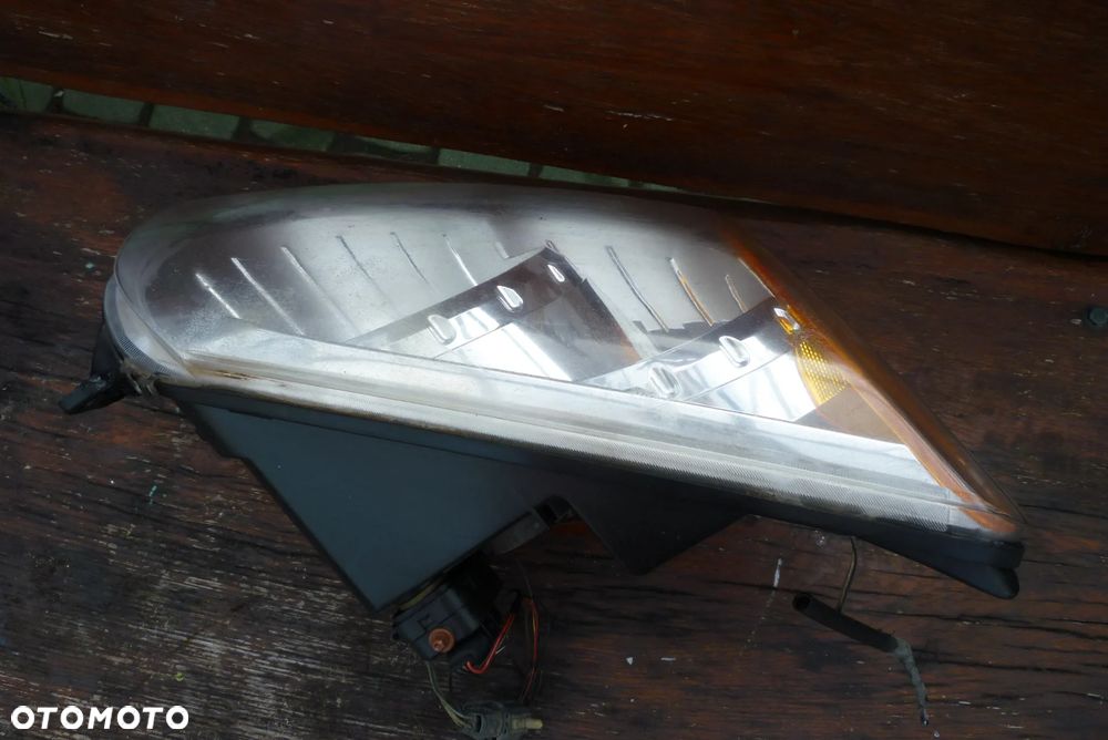 lampa prawa Dodge Caliber Europa - 3