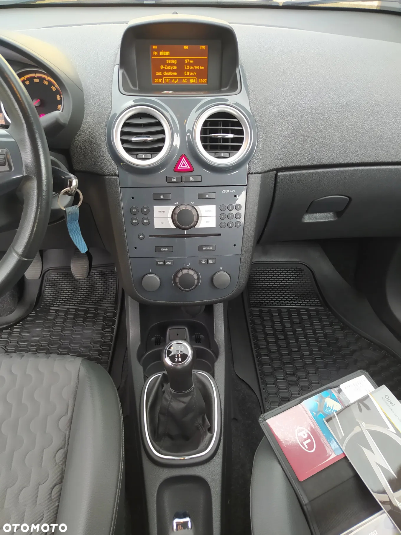 Opel Corsa 1.2 16V Cosmo - 11