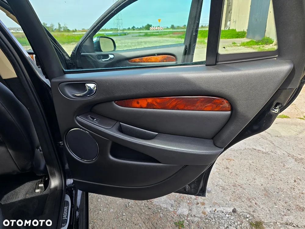 Jaguar X-Type - 22
