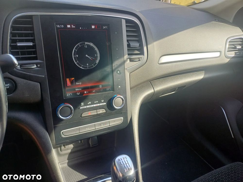 Renault Megane TCe 140 GPF INTENS - 14