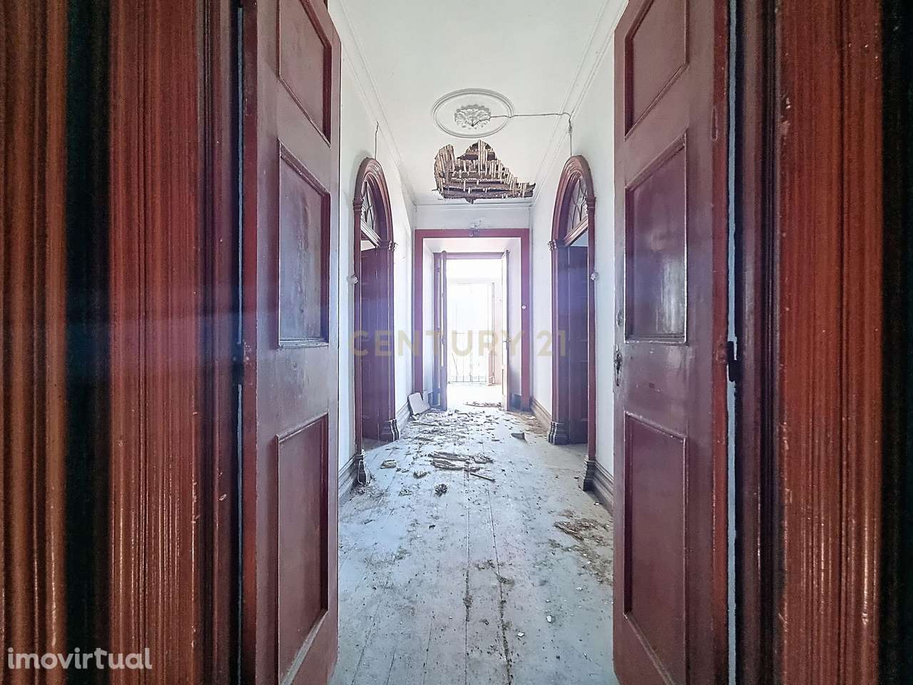 Edifício Histórico no Centro da Ribeira Grande - Grande imagem: 2/14