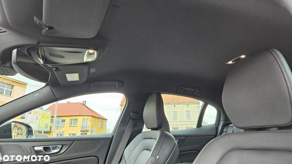 Volvo S60 T4 R-Design First Edition - 25