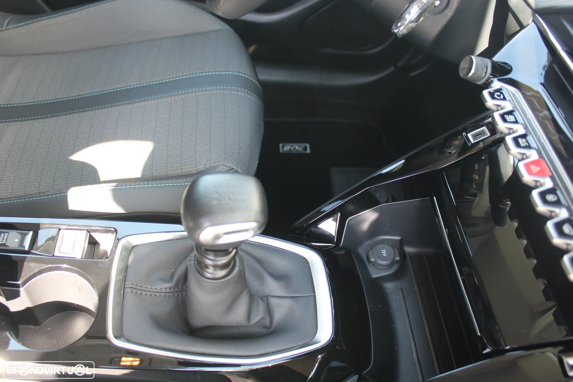 Peugeot 208 PureTech 100 Allure - 17