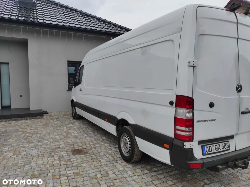 Mercedes-Benz Sprinter - 2
