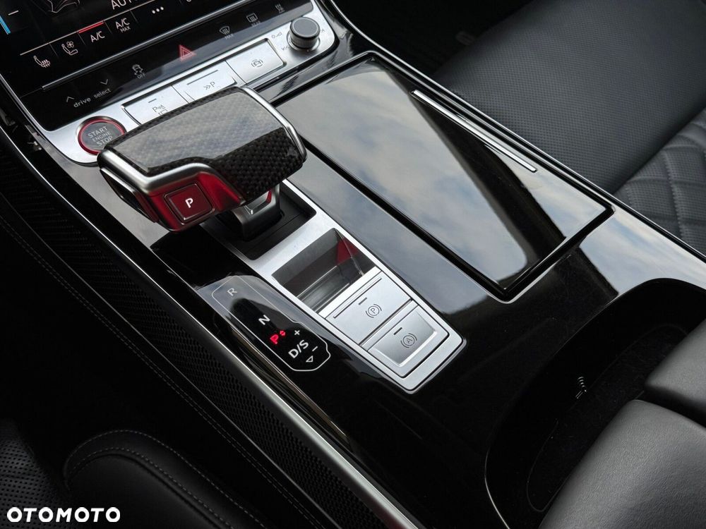 Audi S8 - 40