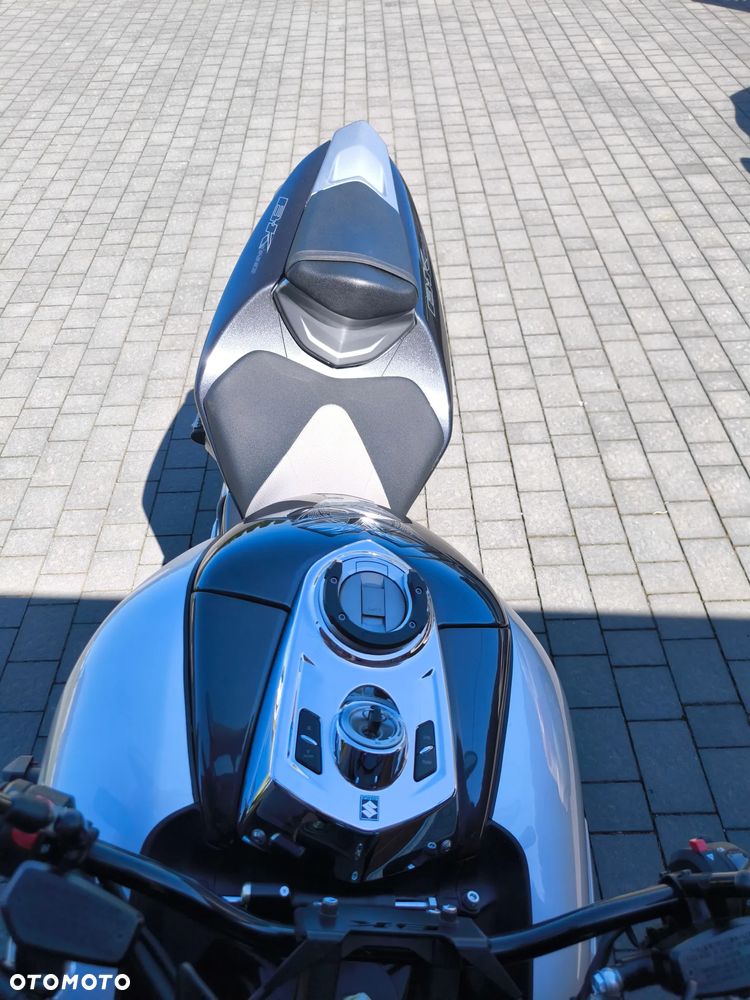 Suzuki GSX - 18