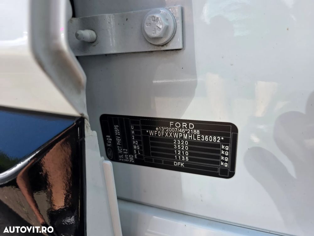 Ford Kuga 2.5 Duratec PHEV ST-LINE - 23