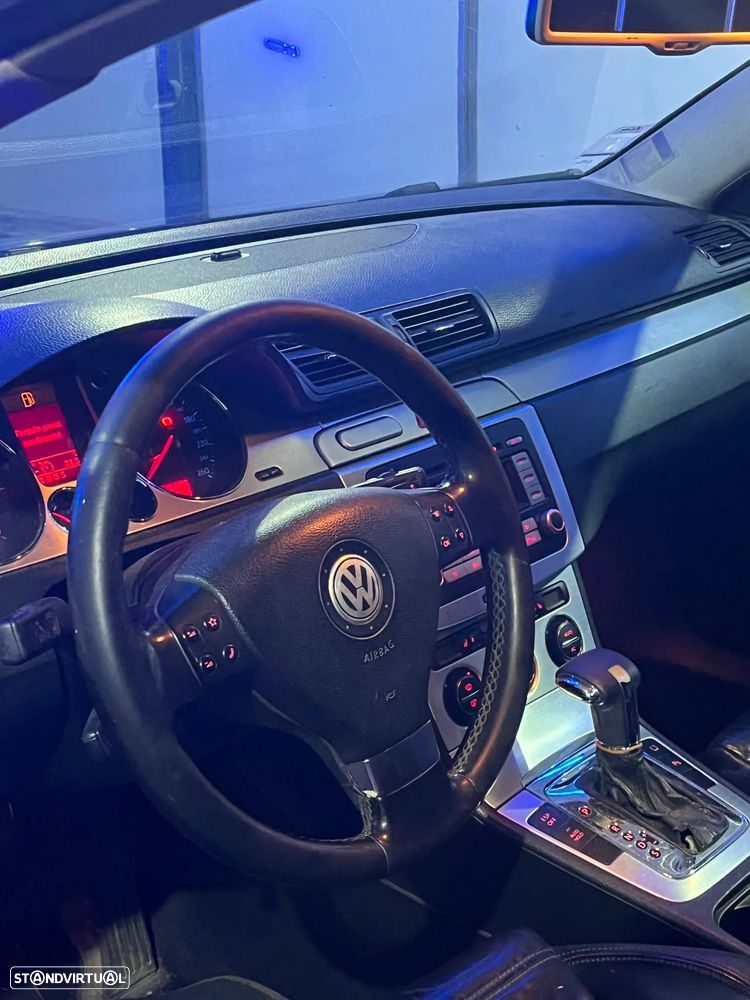 VW Passat Variant 2.0 TDI R-Line Edition DSG - 4
