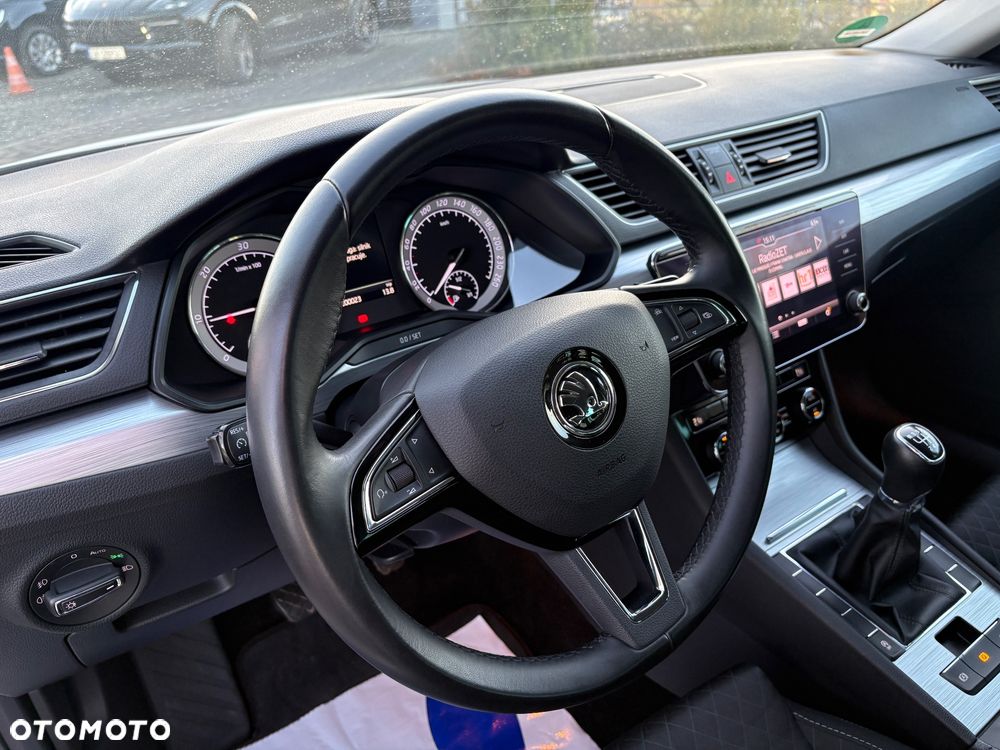 Skoda Superb 2.0 TDI Style - 24