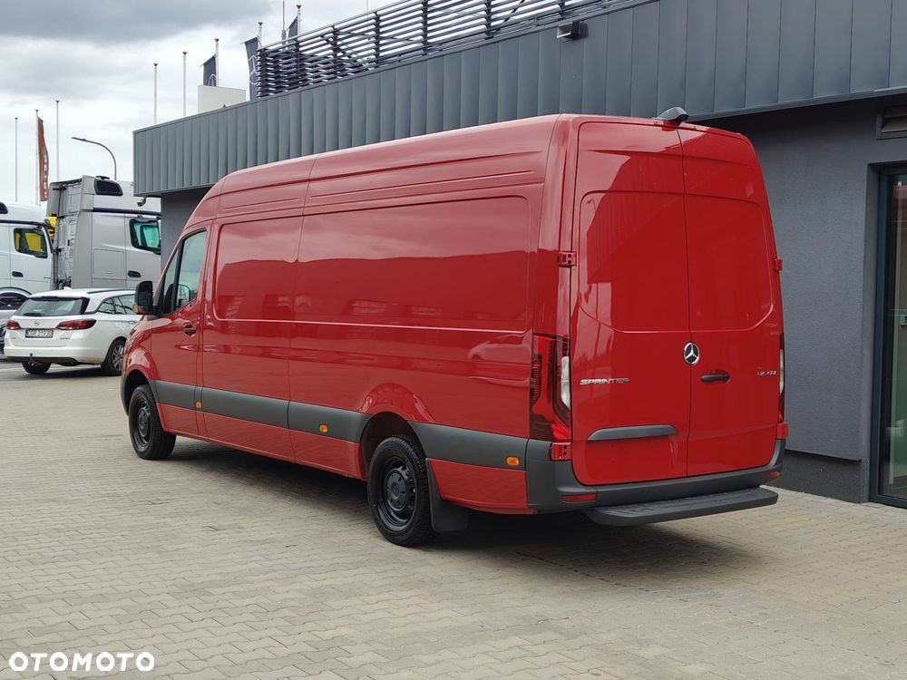 Mercedes-Benz Sprinter - 4