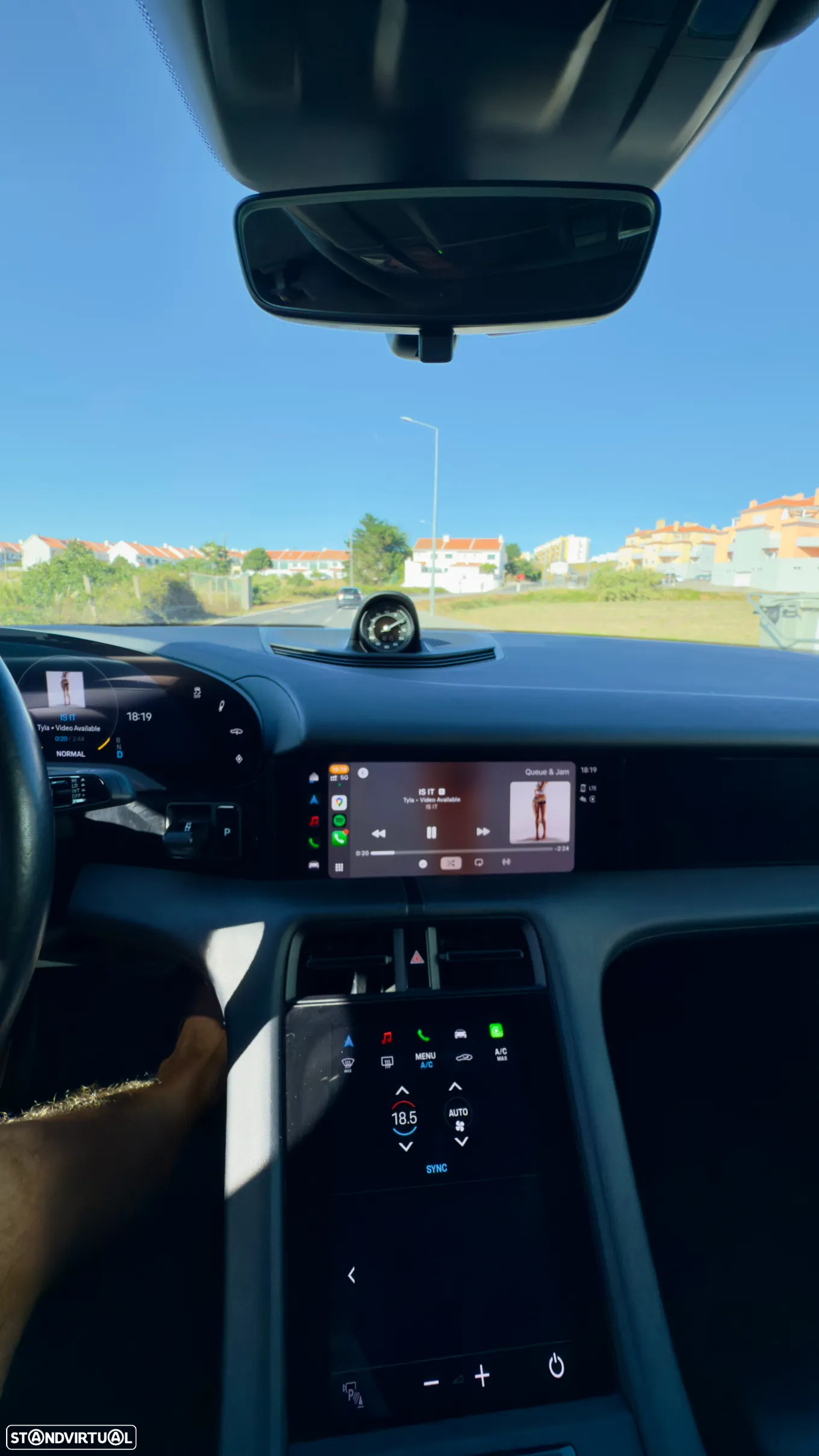 Porsche Taycan 4S - 17