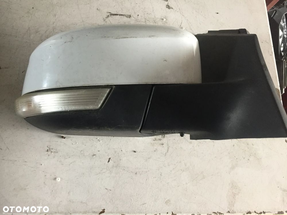 FORD FOCUS MK3 13R LUSTERKO PRAWE 8 PIN