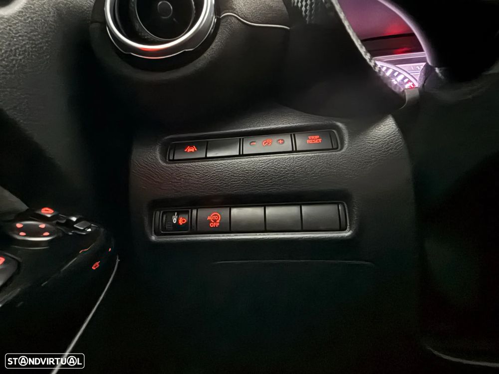Nissan Juke 1.0 DIG-T N-Design C.Two Tone S.DCT - 26