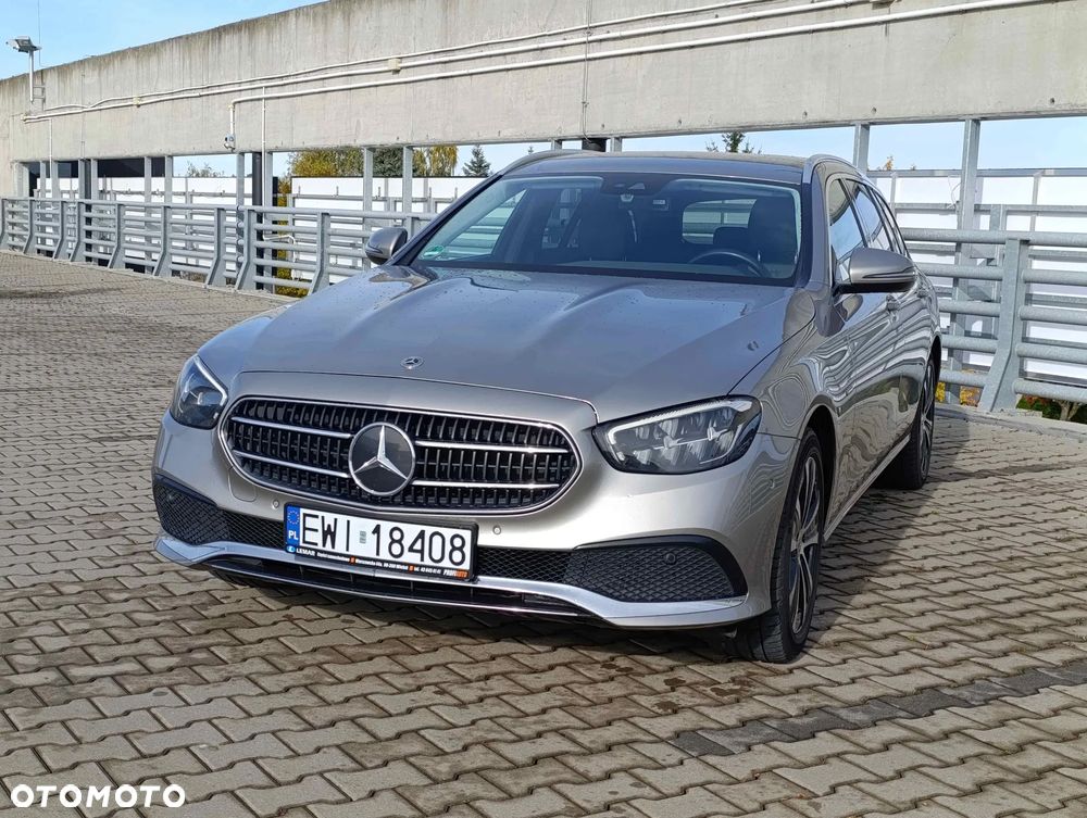 Mercedes-Benz Klasa E 300 de 4Matic T 9G-TRONIC - 4