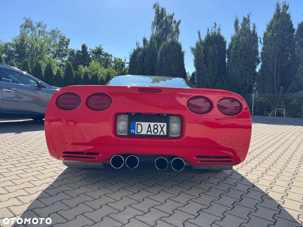 Chevrolet Corvette - 12