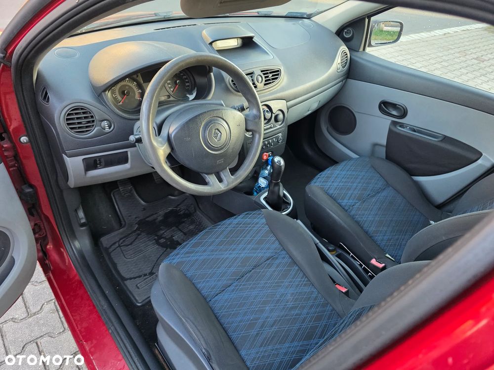 Renault Clio - 8