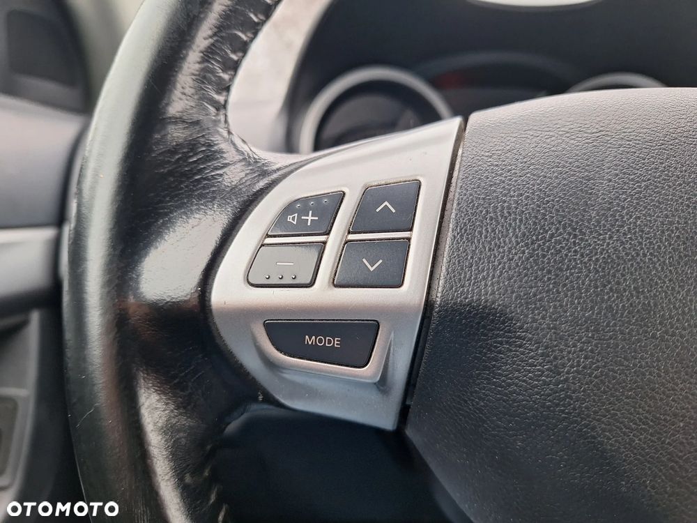 Mitsubishi Lancer 1.8 Intense - 22