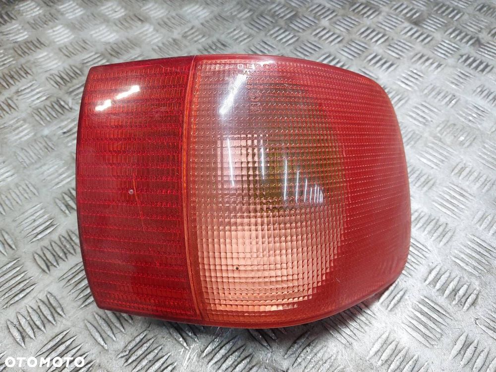 LAMPA PRAWY TYŁ AUDI 80 B4 SEDAN DEPO - 1