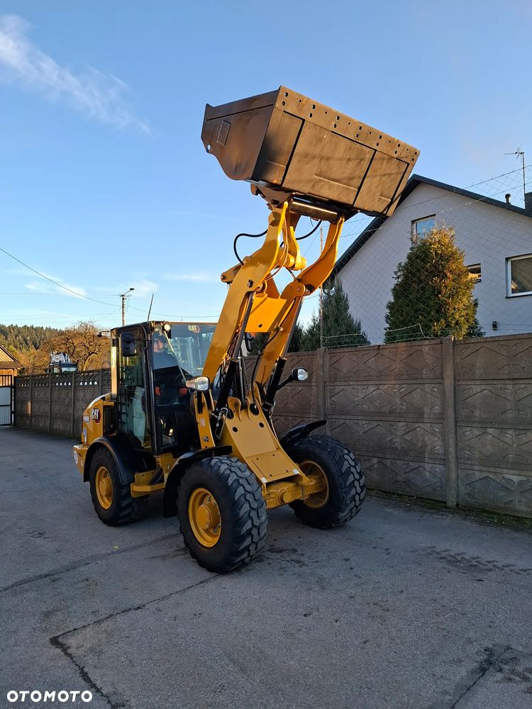 Caterpillar CAT 906 M - 19
